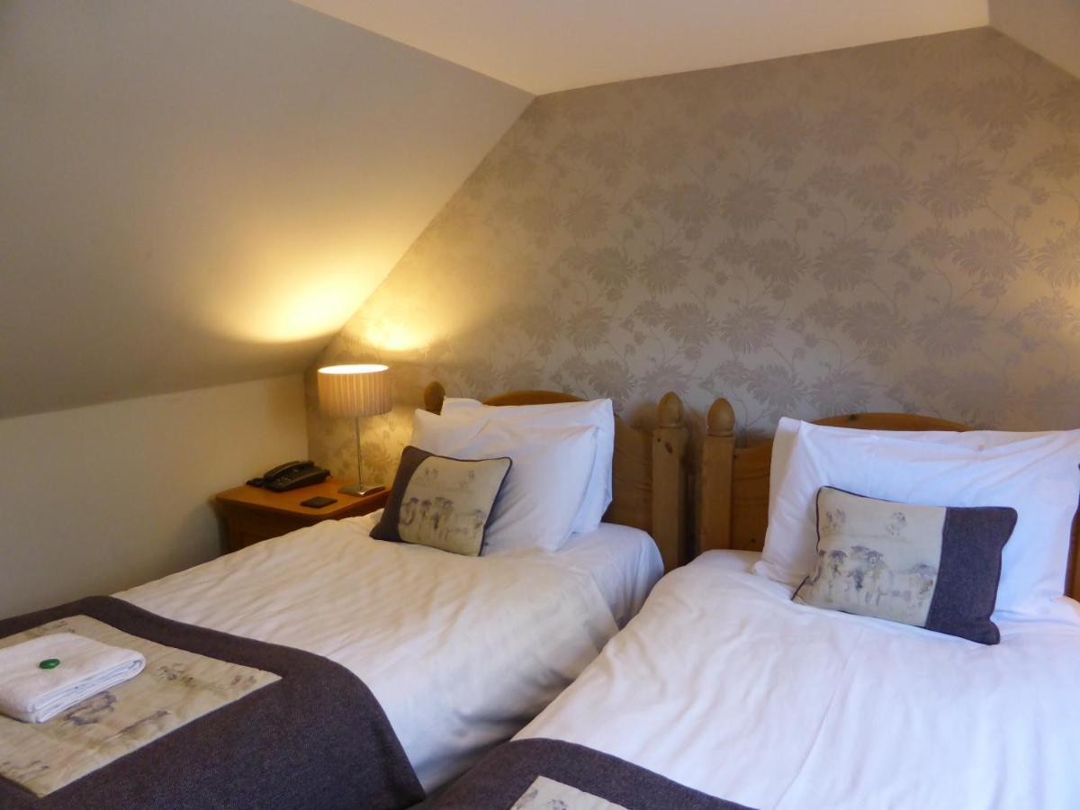 Glen Clova Hotel & Luxury Lodges Millton of Clova Экстерьер фото