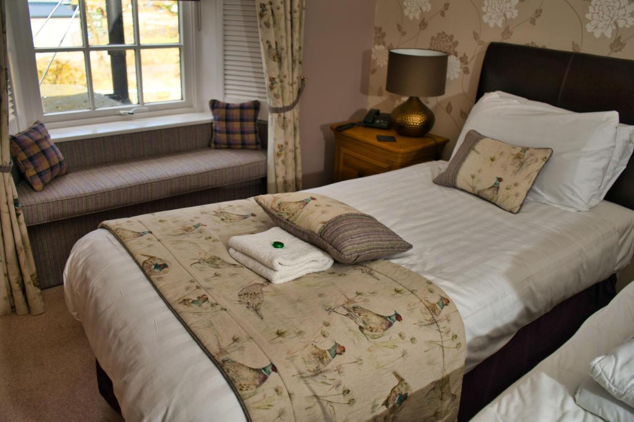 Glen Clova Hotel & Luxury Lodges Millton of Clova Экстерьер фото