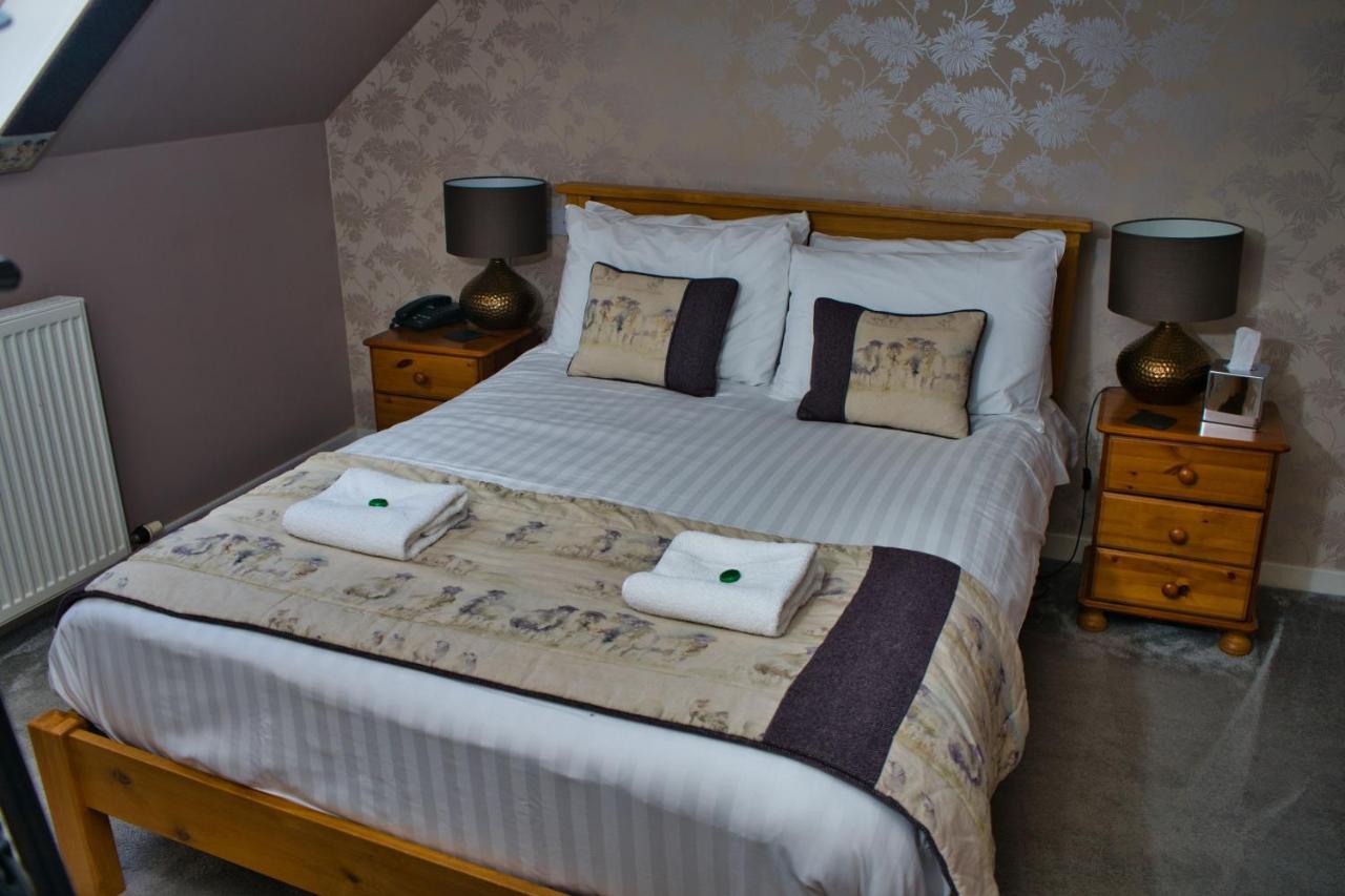 Glen Clova Hotel & Luxury Lodges Millton of Clova Экстерьер фото