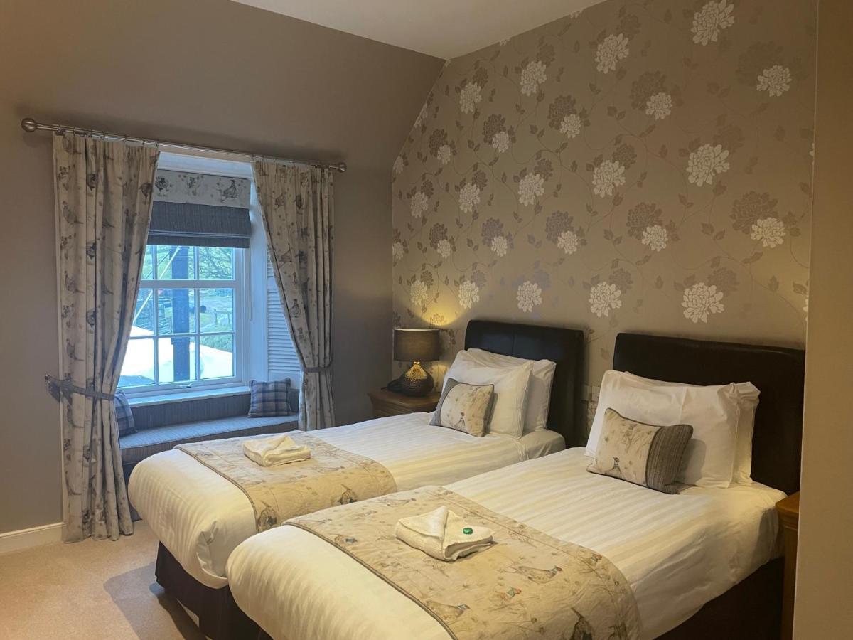 Glen Clova Hotel & Luxury Lodges Millton of Clova Экстерьер фото