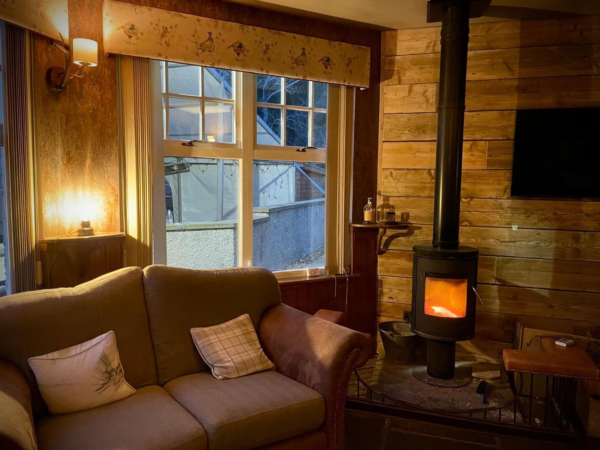 Glen Clova Hotel & Luxury Lodges Millton of Clova Экстерьер фото