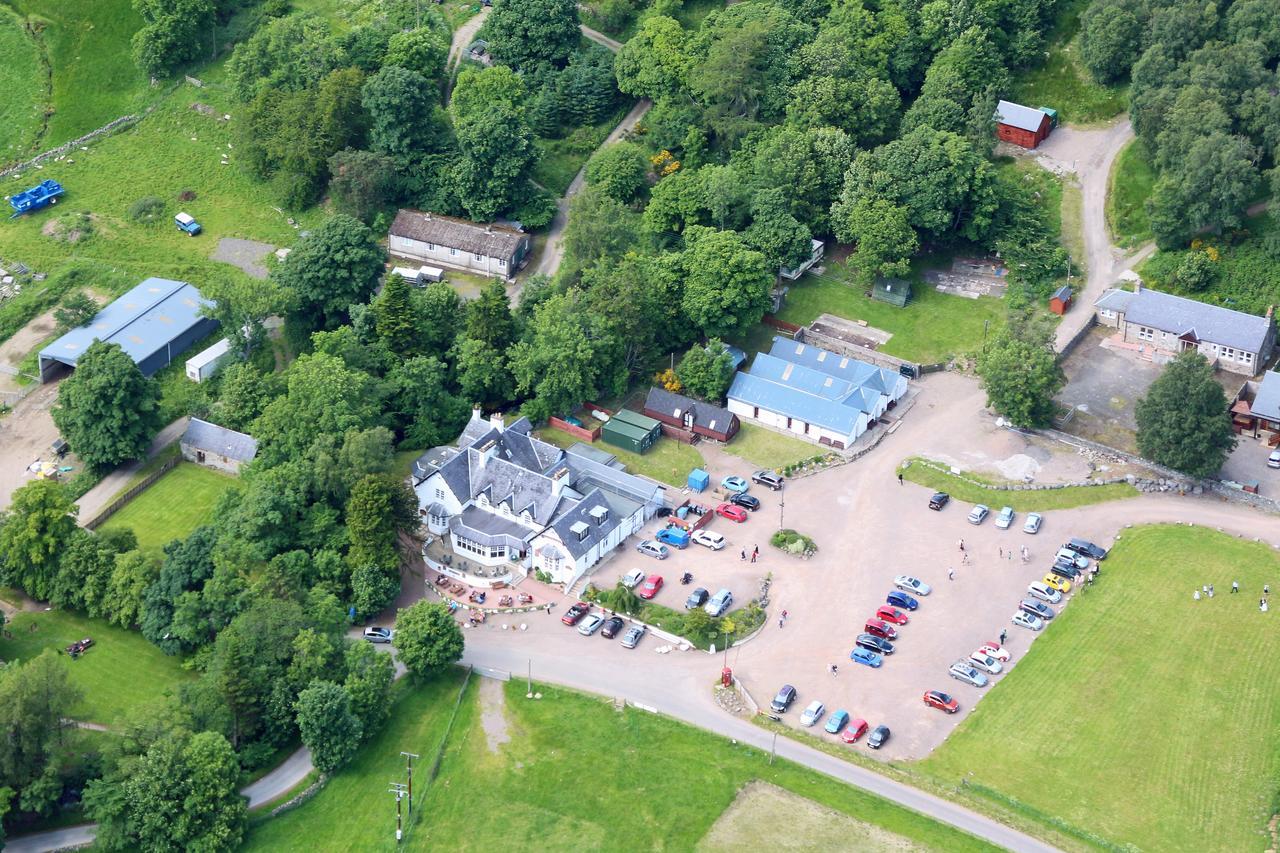 Glen Clova Hotel & Luxury Lodges Millton of Clova Экстерьер фото