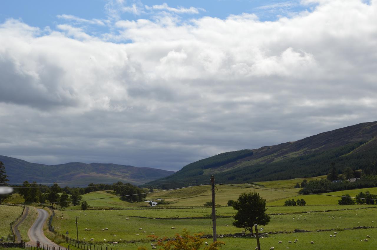 Glen Clova Hotel & Luxury Lodges Millton of Clova Экстерьер фото
