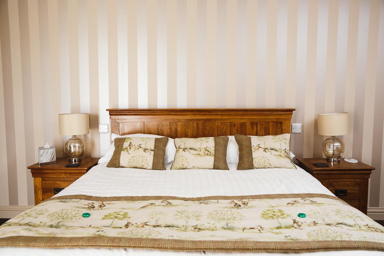 Glen Clova Hotel & Luxury Lodges Millton of Clova Экстерьер фото
