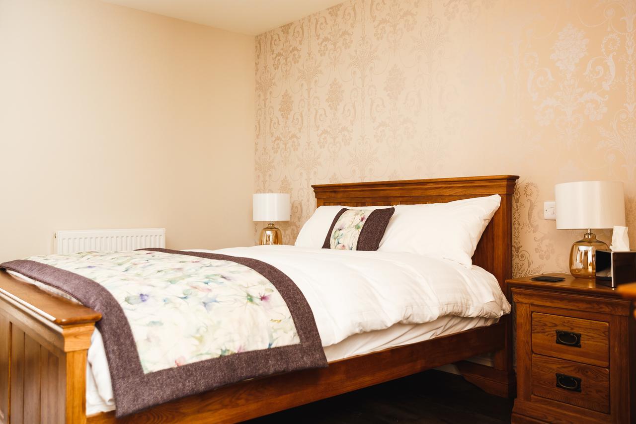 Glen Clova Hotel & Luxury Lodges Millton of Clova Экстерьер фото