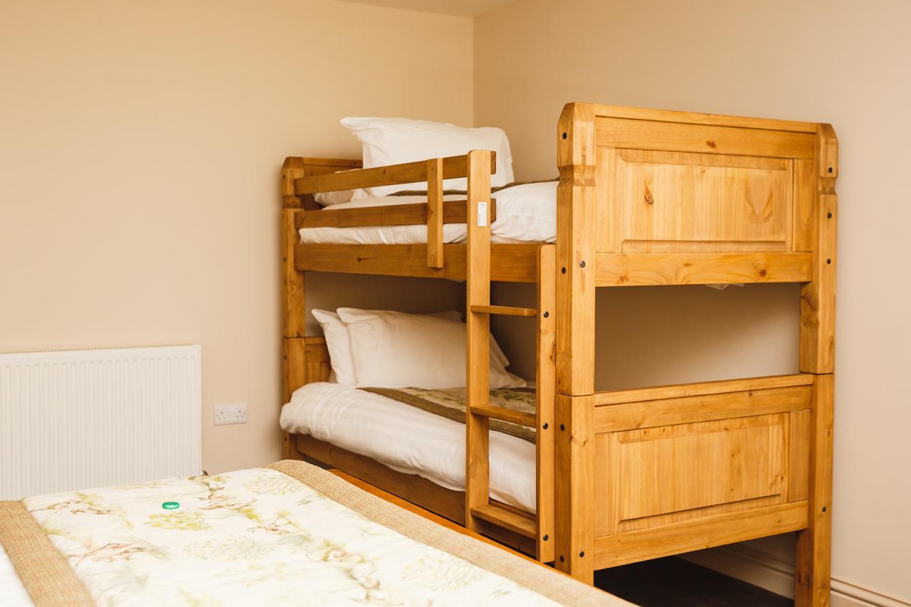 Glen Clova Hotel & Luxury Lodges Millton of Clova Экстерьер фото